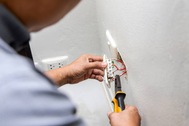 Best Electrical Troubleshooting Services  in Mondovi, WI